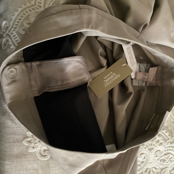 NWT Chico’s Fabulously Slimming Women’s Capri Pants Size 2 (12) - Picture 4 of 5